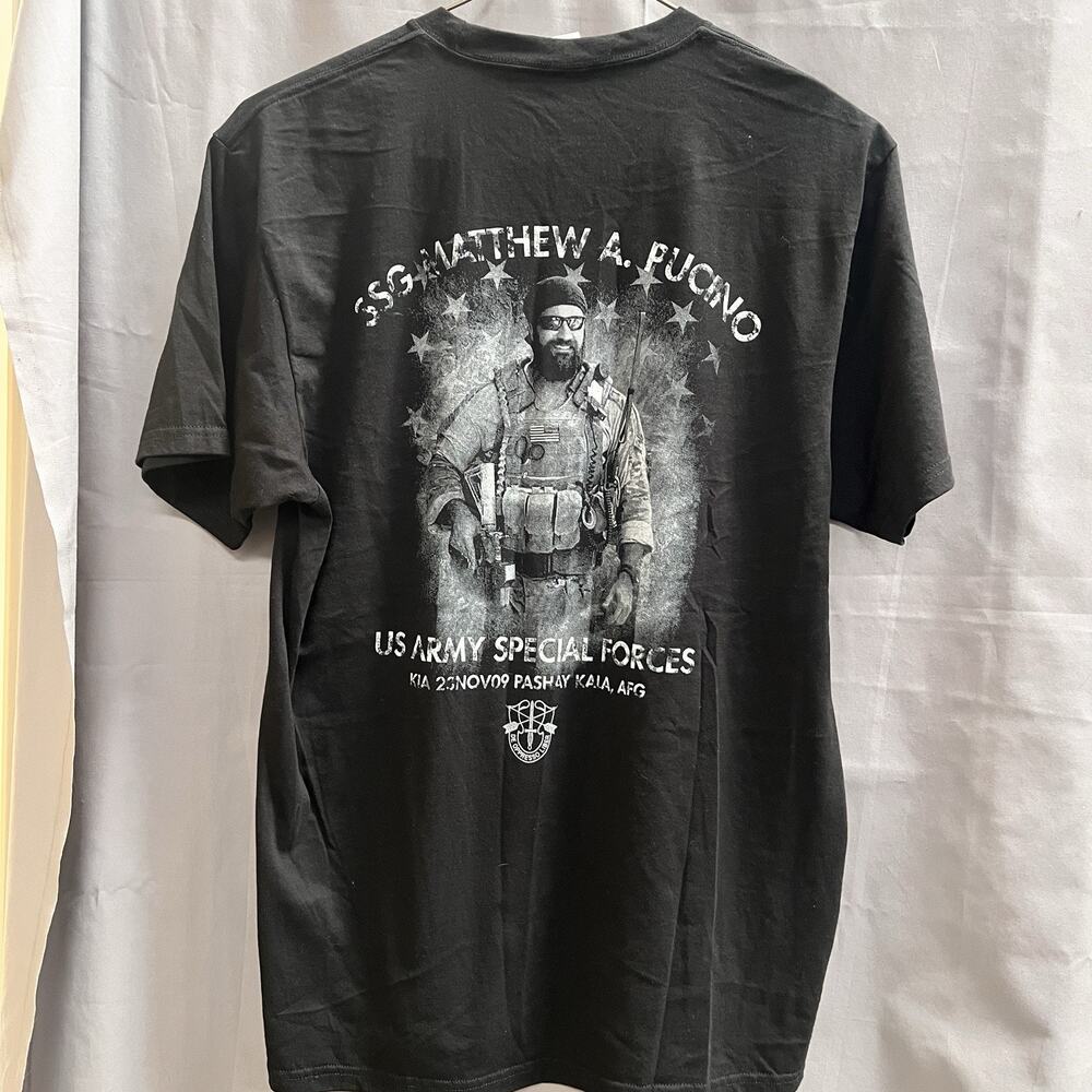 black "Honor Our Fallen" t-shirt Size Medium BR2192